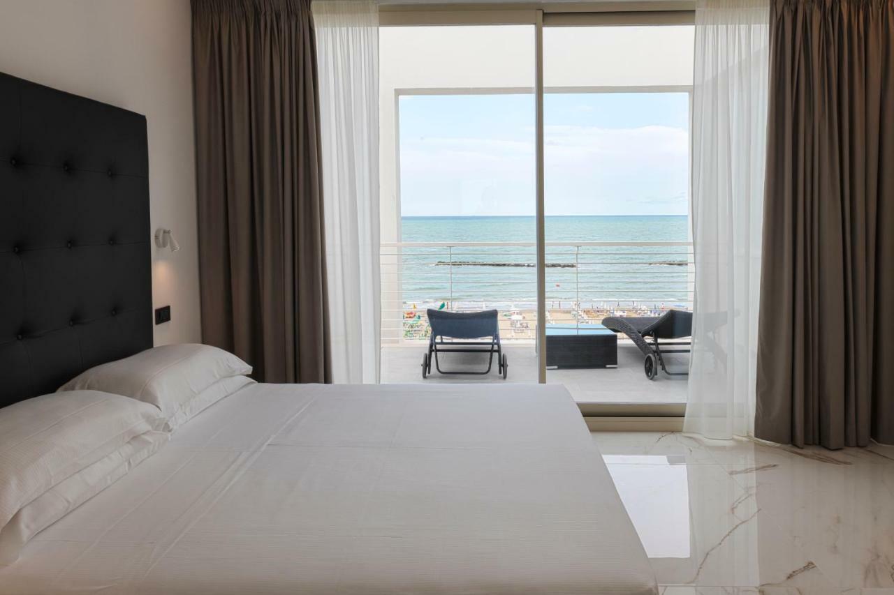 Deluxe Double Room Sea View,847252499:JPEG